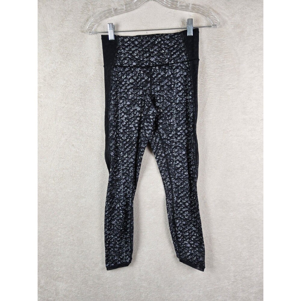 Lululemon Women’s Printed Athletic Cropped Leggings Size 6